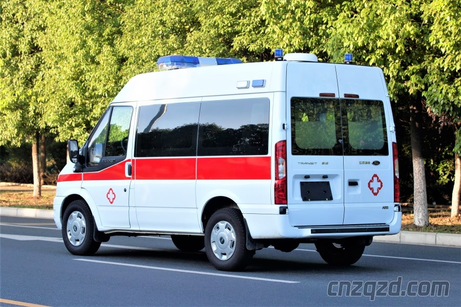 江鈴福特新時(shí)代V348救護(hù)車 CLW5041XJHJ5型救護(hù)車