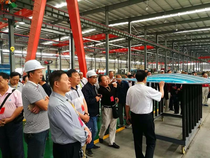 老干部古詩(shī)詞大賽觀光采風(fēng)團(tuán)蒞臨程力汽車(chē)集團(tuán)