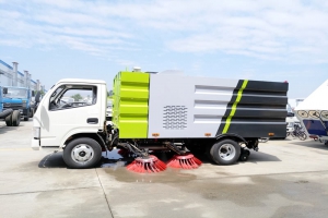 東風(fēng)多利卡清掃車視頻