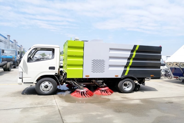 東風(fēng)多利卡清掃車視頻