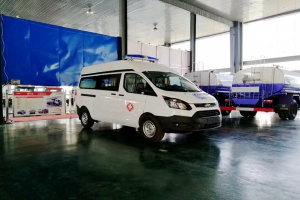 福特全順V362汽油版醫(yī)療救援車圖片集