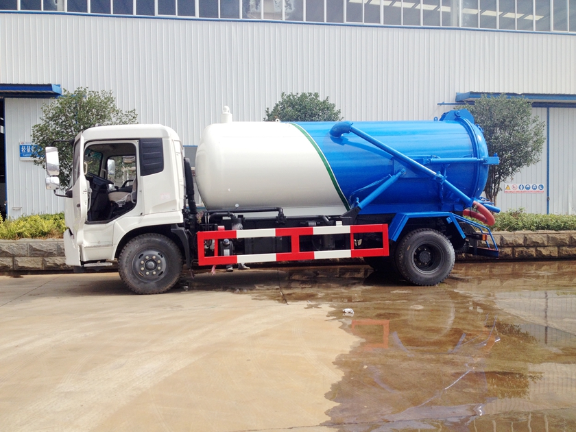 東風(fēng)天錦大型真空吸污車圖片,CLW5161GXWD5型吸污車圖片,10噸吸污車圖片 東風(fēng)天錦大型真空吸污車圖片,CLW5161GXWD5型吸污車圖片,10噸吸污車圖片
