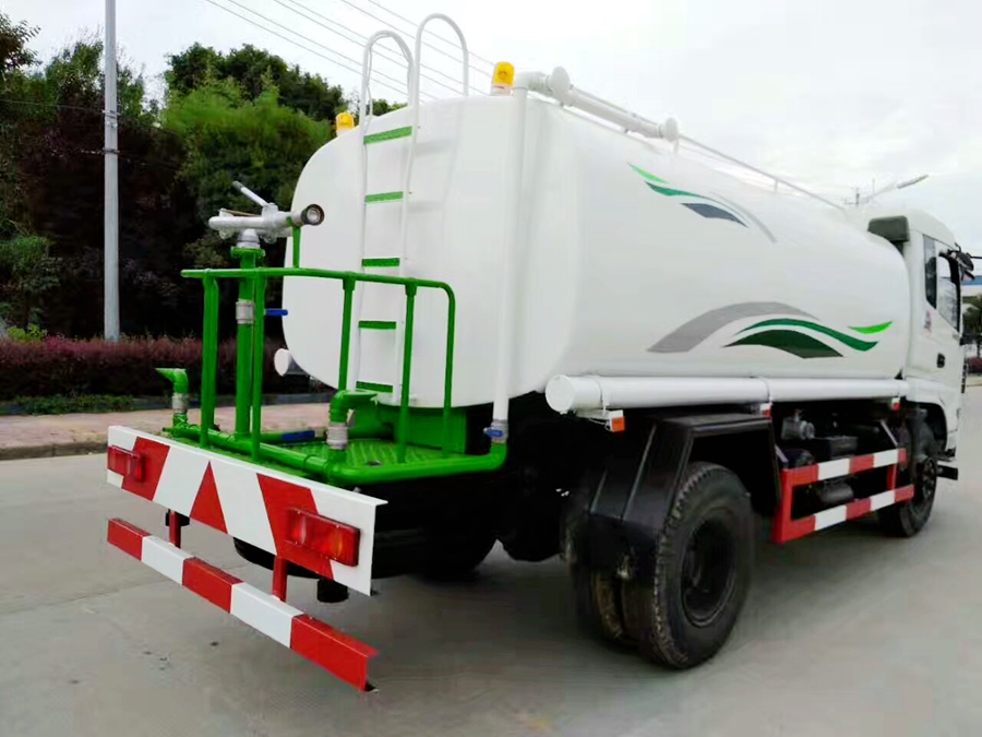 東風(fēng)御虎灑水車圖片,東風(fēng)12噸灑水車圖片
