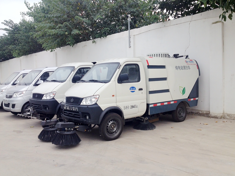 純電動(dòng)清掃車圖片,小型電動(dòng)掃路車圖片