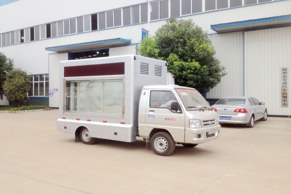 福田馭菱小型LED廣告車圖片