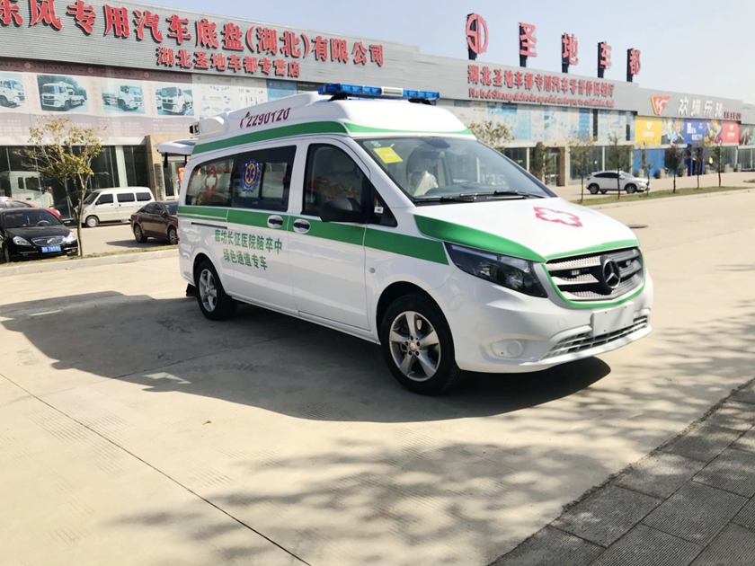 奔馳新威霆救護車外觀實拍圖片,奔馳威霆醫(yī)療救援車右前圖片 奔馳新威霆救護車外觀實拍圖片,奔馳威霆醫(yī)療救援車右前圖片