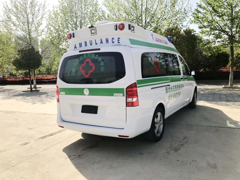 奔馳新威霆救護車外觀實拍圖片,奔馳威霆醫(yī)療救援車右后圖片 奔馳新威霆救護車外觀實拍圖片,奔馳威霆醫(yī)療救援車右后圖片