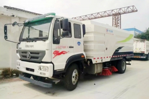 清掃車(chē)作為現(xiàn)代化清潔工具技術(shù)日趨成熟和完善