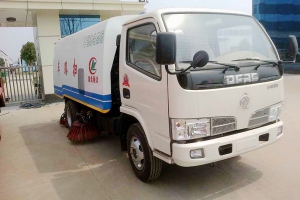 ?炎熱夏季 湖北程力為你保養(yǎng)掃路車(chē)劃重點(diǎn)