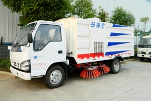 環(huán)衛(wèi)掃路車車主較關(guān)心的幾個問題