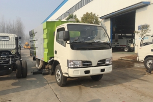 冬季掃路車要及時(shí)排水