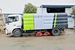 湖北程力以優良的掃路車俘獲客戶的“芳心”