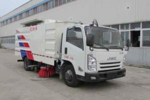 保養(yǎng)好掃路車(chē)底盤(pán), 讓您的愛(ài)車(chē)工作更久