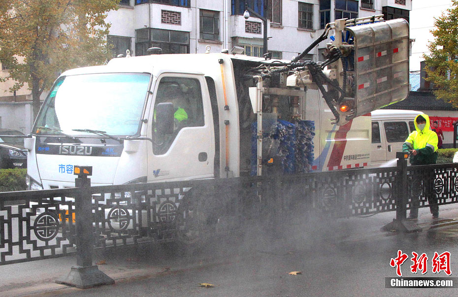 五十鈴護欄清洗車