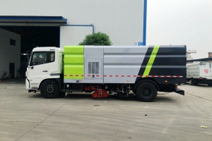 湖北程力高配置、高技術(shù)、高服務(wù)的“三高”掃路車