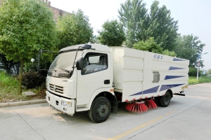 讓責(zé)任明確到人，程力清掃車售后更加有保障