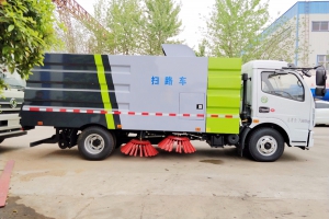 東風(fēng)福瑞卡清掃車因為準(zhǔn)乘人數(shù)不對上不了戶，急壞買家