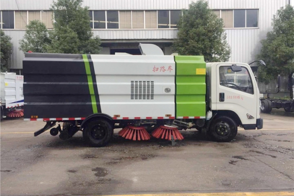 道路清掃車發動機過熱造成原因分析
