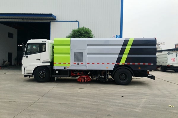 環衛掃路車出現漏油情況該怎么辦