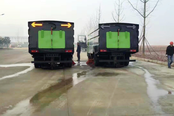 中國掃路車市場服務并不完善,湖北程力大力完善售后服務系統(tǒng)