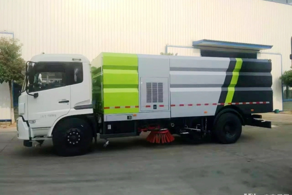 掃地車潤滑油更換需要注意3點