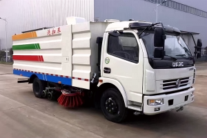 新買的掃地車使用多久后應該進行保養(yǎng)?