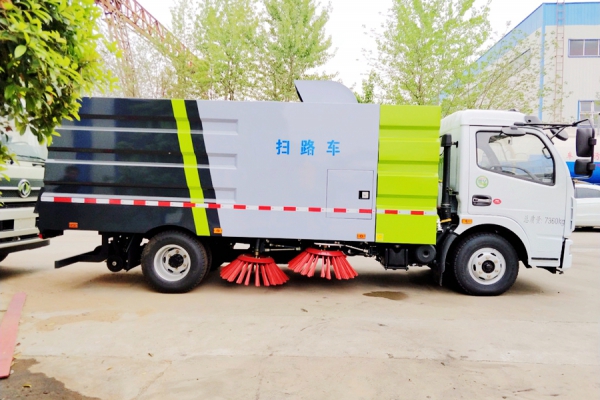 掃路車、洗掃車、吸塵車工作原理及適用環(huán)境對比分析表