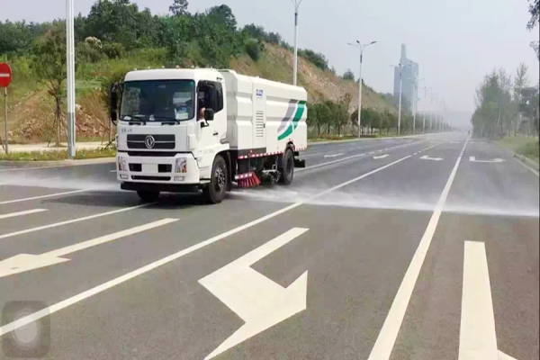 多功能洗掃車帶掃路洗地一體車