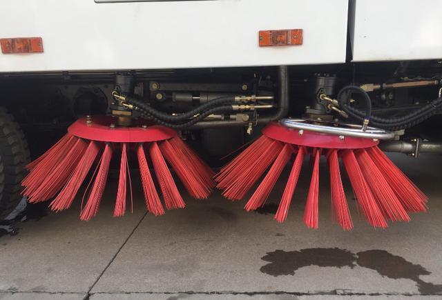 東風小多利卡掃地車清掃系統(tǒng)掃刷