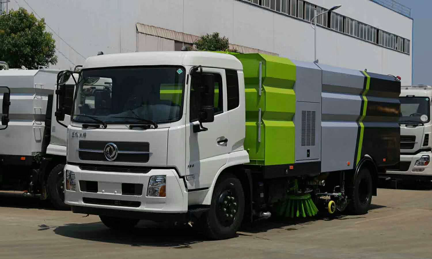 東風(fēng)天錦洗掃車圖片