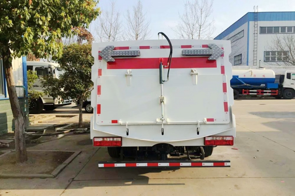 東風(fēng)D6道路洗掃車