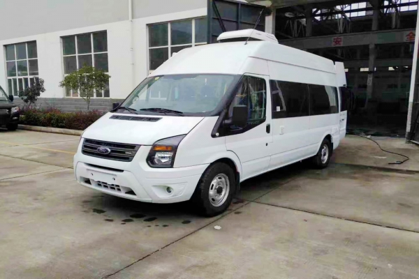 福特新世代移動(dòng)牙醫(yī)房車(chē)圖片