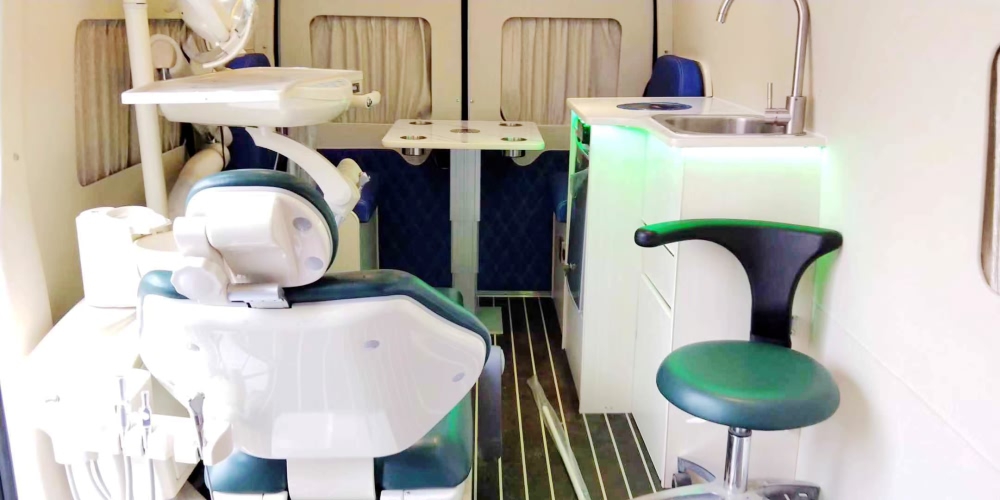 福特新世代移動牙醫(yī)房車內(nèi)部結(jié)構(gòu)圖