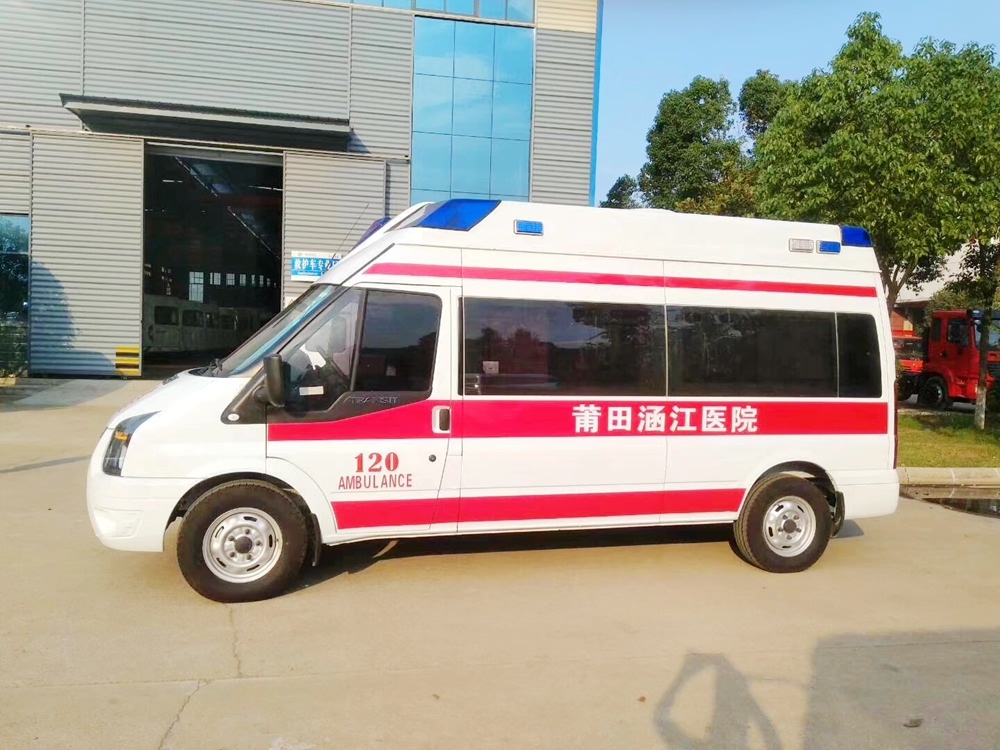 福特新世代V348監(jiān)護(hù)型救護(hù)車(chē)圖片右側(cè)