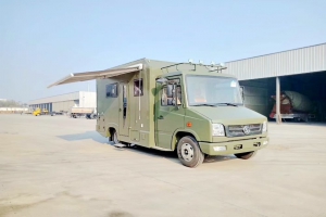 陜汽越野式房車圖片