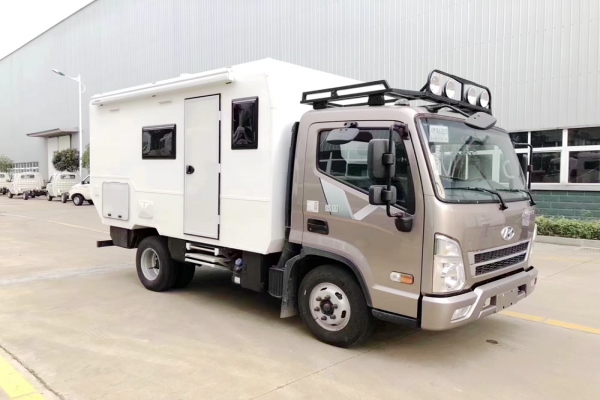 現(xiàn)代圖盛越野式房車(chē)圖片