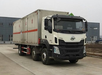 雜項(xiàng)危險(xiǎn)物品廂式運(yùn)輸車CLW5251XZWL5