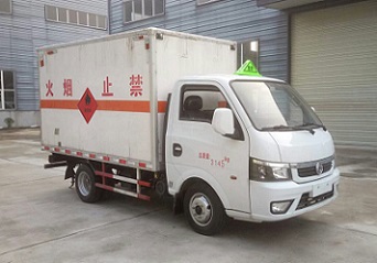 易燃液體廂式運(yùn)輸車CLW5035XRYE5