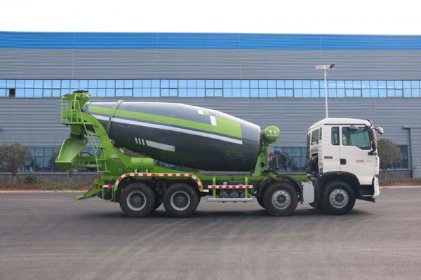 混凝土攪拌運(yùn)輸車CLW5310GJBZ5