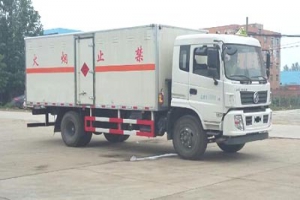 爆破器材運輸車CLW5162XQYD5