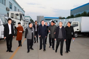 隨州市市委常委、統(tǒng) 部部長(zhǎng)馮茂東率領(lǐng)成都商團(tuán)蒞臨程力集團(tuán)