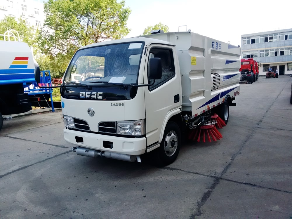 東風5噸掃道車的結構