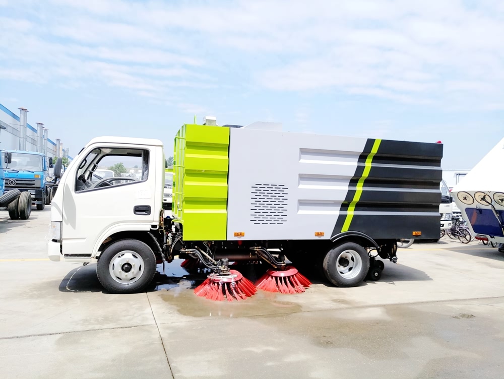 東風小多利卡小型路面清掃車