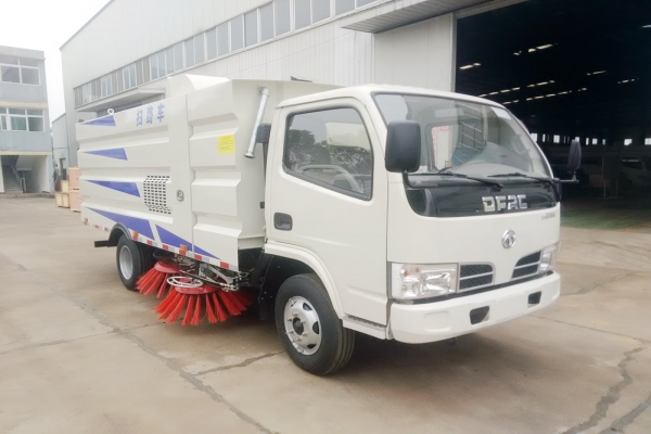 東風(fēng)凱普特純吸式掃路車(chē)