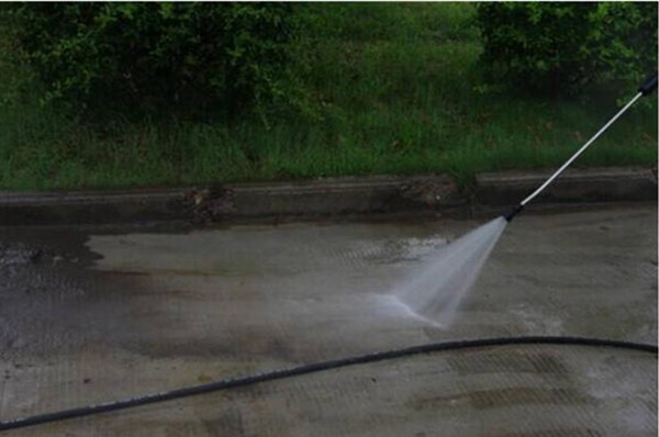 小長(zhǎng)安清洗車清洗地面