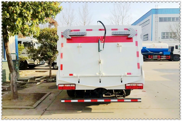 5噸掃地垃圾車