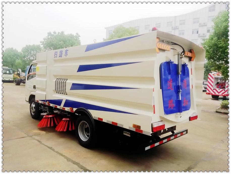 東風多利卡工業(yè)掃地車