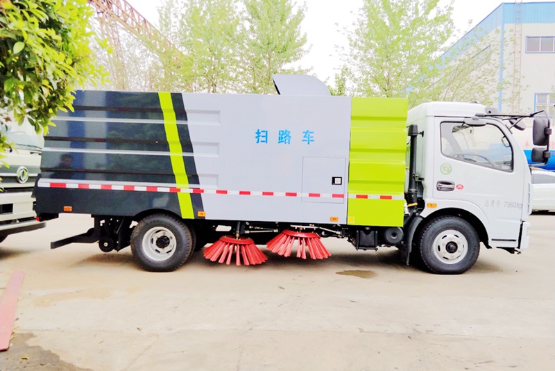 機(jī)動掃地車