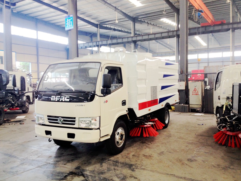 五十鈴工程掃地車