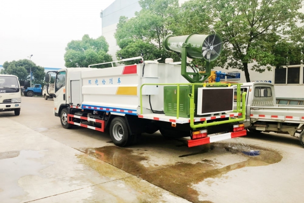 大運多功能抑塵車(5噸、30米霧炮機)